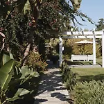 Lanthia Hotel