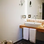 Lanthia Hotel