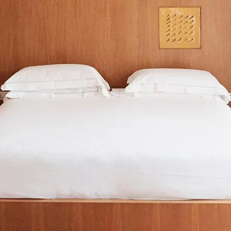 ランツィア ホテル 4*