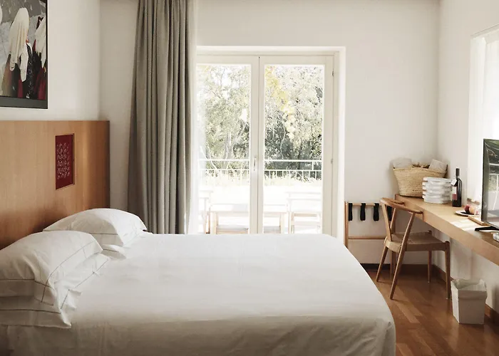 Lanthia Santa Maria Navarrese